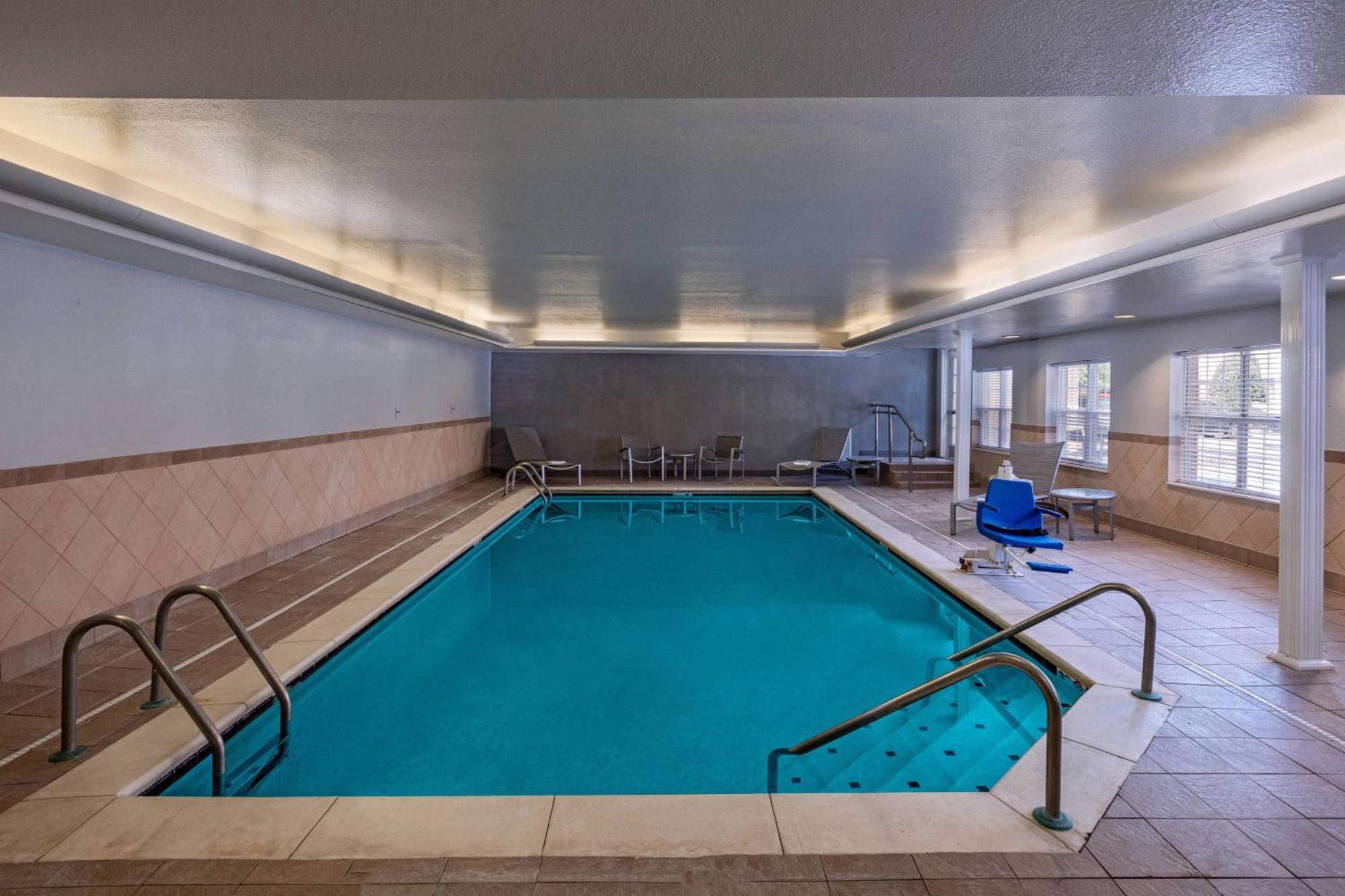Towneplace Suites By Marriott Baton Rouge South Exterior photo