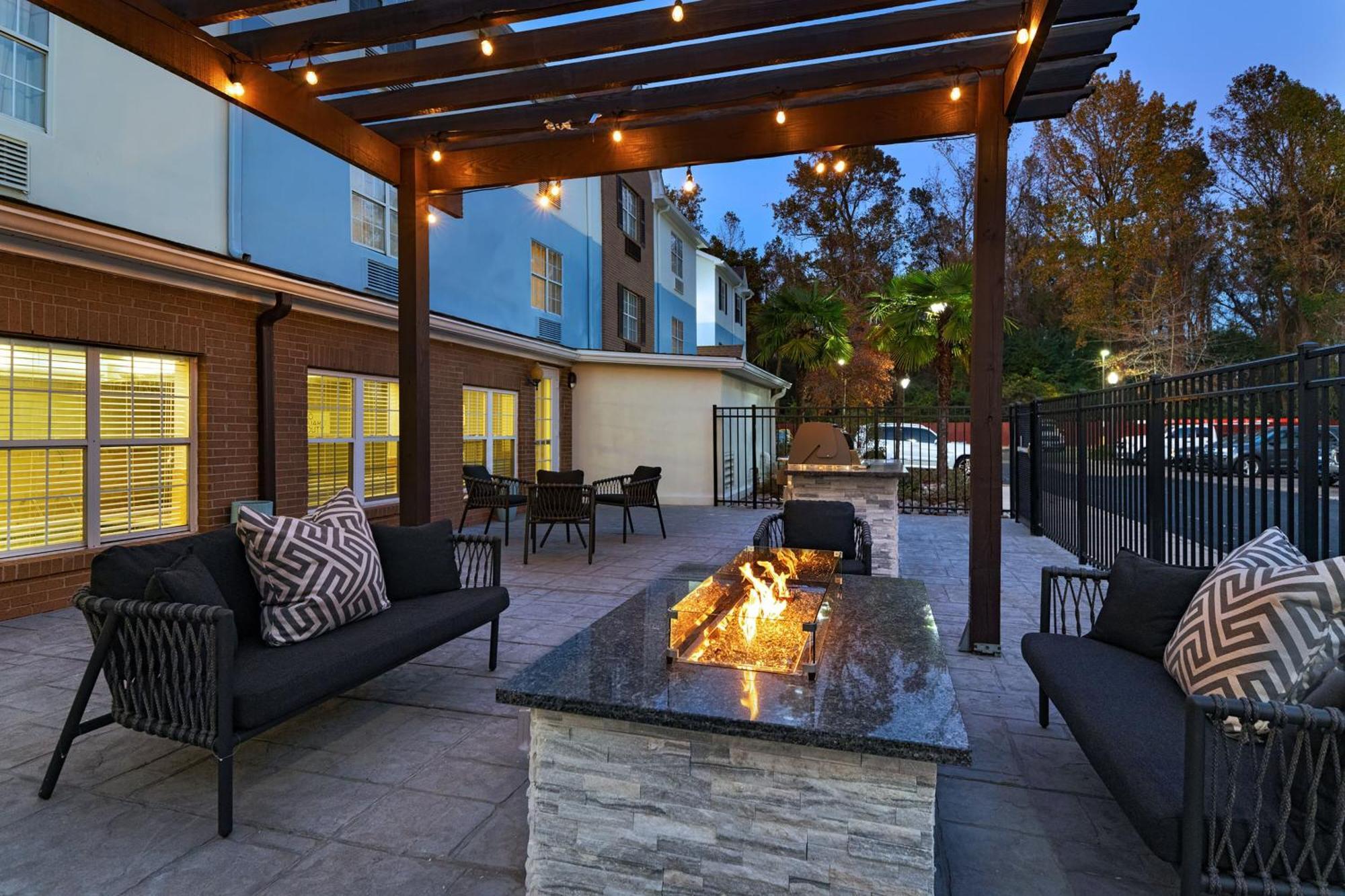 Towneplace Suites By Marriott Baton Rouge South Exterior photo